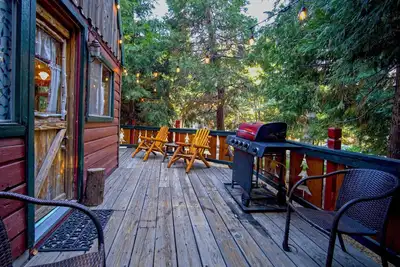 Image de Little House on the Pond - Two-Bedroom | Two Beds | Full Bathroom | Sleeps Four