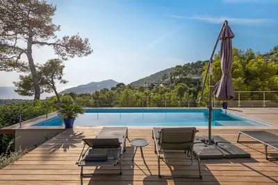Image de Loue Villa de prestige avec grande piscine et splendide vue mer