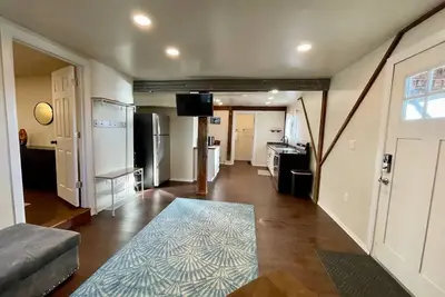 Image de Luxury Craftsman Downtown Lodging\n\n