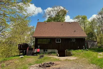Image de 4. 5 Acre Property with Two Cottages on Shawanaga Lake