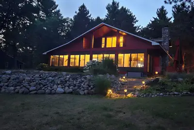Image de Lake Getaway for Friends & Family in Oscoda