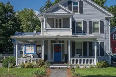 Image de Charming, cozy Inn located in the heart of Northfield
