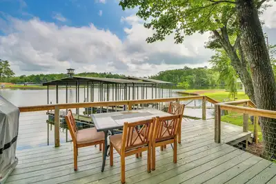 Image de Waterfront Home on Lake Hamilton w\/ Dock & 2 Decks