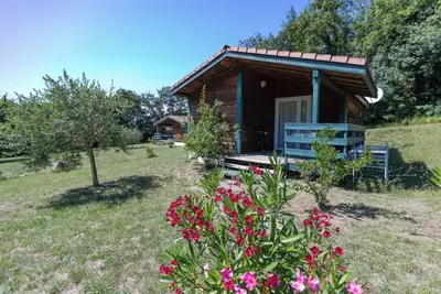 Image de Chalet d'alpion avec piscine partagée, terrasse privée et jardin partagé