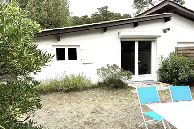 Image de Maison de vacances 'Cap Ferret 44ha Réf 221' avec jardin privé