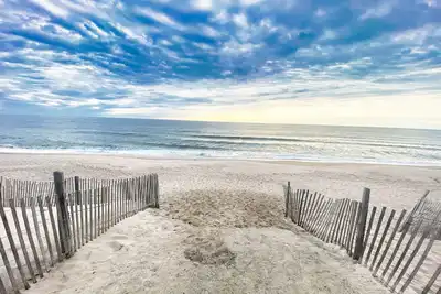 Image de Charming Mcm Ranch. A bike ride to the beach. Friendly, safe neighborhood.
