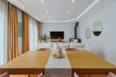 Casa Rosa, Residence