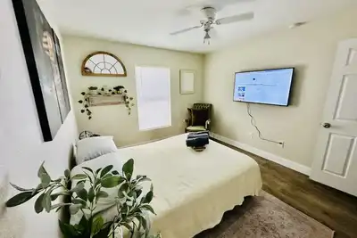 Image de “ Location, top accommodation, close to Getaway and JetBlue Park\"