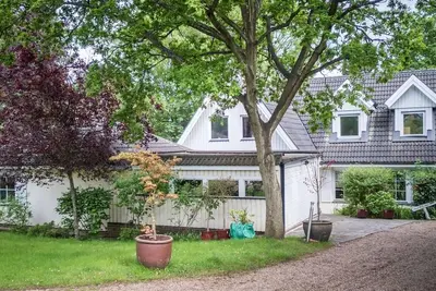 Image de Large 3 bed house with separately bookable studio