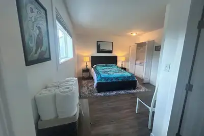 Image de Conveniently located home perfect for a family or working professionals.