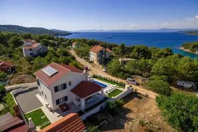 Image de Villa de luxe près de la mer et avec la piscine Baie Makarac, Brac (K-22637)