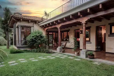 Image de Beautiful 3-bedroom+ house in charming, colonial Antigua Guatemala