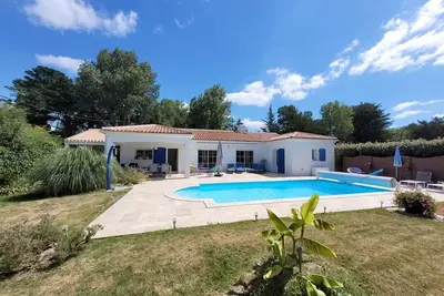 Image de Villa à St Jean de Monts avec piscine chauffée, clim et WiFi