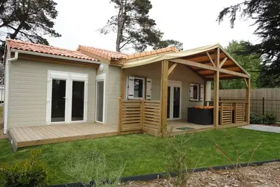 Image de Chalet neuf avec piscine couverte, proche mer, calme et sécurisé - 6 personnes