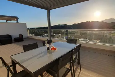 Image de Penthouse Marbella - 2 bed 2 bathroom - roof terrace - south west - heated pool