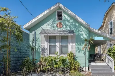 Image de Directly Downtown Entire home St. Pete Bungalow