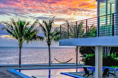 Image de Oceanfront Luxury Mansion, Dock, Pool&Spa, Kayaks