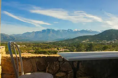 Image de 2 gîtes communicants : Vue magique sur la citadelle, mer, piscine et montagnes!
