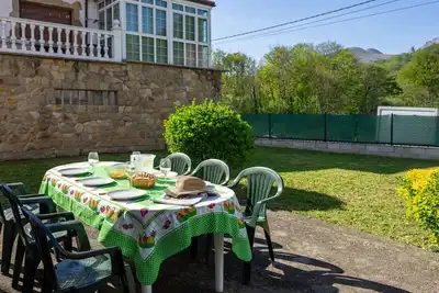 Image de Maison de vacances \"La Buhardilla de Solavega\" avec vue sur les montagnes, terrasse privée et Wi-Fi