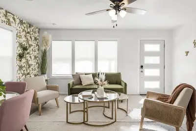Image de Modern, 2bd/1ba, 10 Mins To Hosp, Pet Friendly