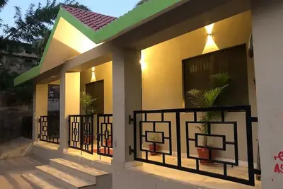 Image de Mount Abu's Premier 5-Bed Villa: Luxury Meets Nature's Serenity!