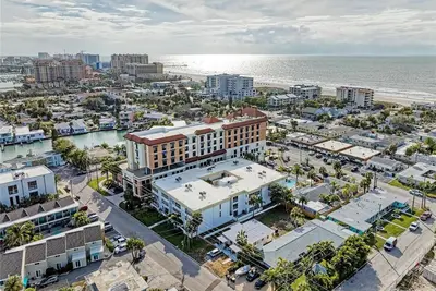 Image de Penthouse Shores 208 - Renovated With Water Views
