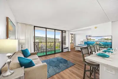 Image de Condo at Waikiki Banyan- free parking and near beach