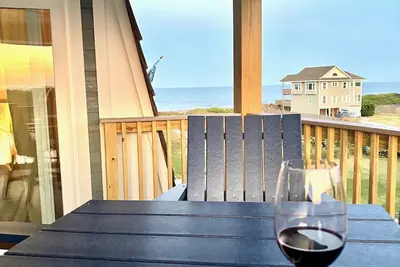 Image de D134b- Oceanfront - Duck - Saturday Check In, Comm. Pool!