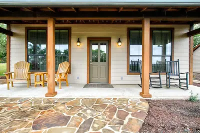 Image de Cedar Cabin at Riven Rock Ranch in Comfort
