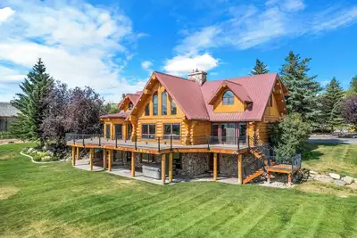 Image de Green Canyon Estates-2 homes, hot tub, indoor sports court, 2 theater rooms