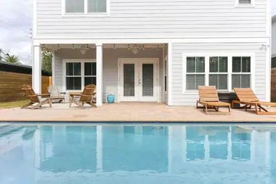 Image de Beautiful 4 bedroom Jax Beach house with pool