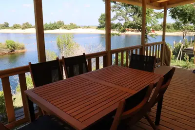 Image de Dans un cadre idyllique, bungalow idéal pour des vacances en famille réussie