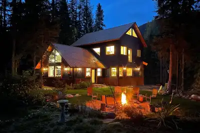 Image de River Run Lodge - Your Tranquil Retreat 20 minutes from Glacier National Park