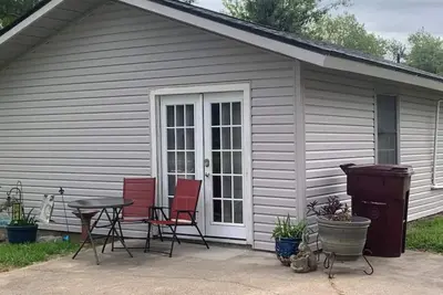 Image de Cozy studio cottage in enchanting Lake Charles with Ac, WiFi.