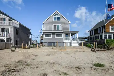 Image de Striking Beachfront Listing Right On Wells Beach-Oceanfront Patio. 9/3-9/10 Open