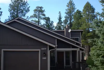 Image de Nestled in the Cool Pines - 30 day min - Hoa rules, Long Term Preferred-summer\n\n