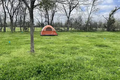 Image de 3 Person Tent on Waco Farm C5