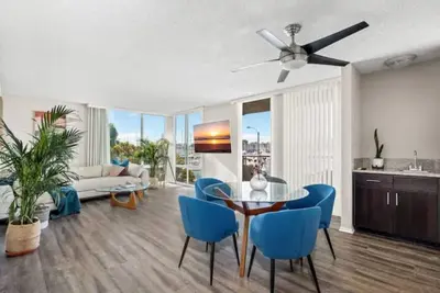 Image de The Diamond Dock - Rare Gem Marina view Pool/ Jacuzzi Tennis Courts