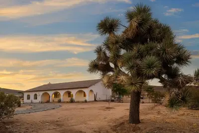Image de Private 2 Acres - Stargazing, Cowboy Pool, HotTub