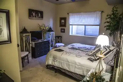 Image de King two bedroom apartment with full kitchen and laundry room
