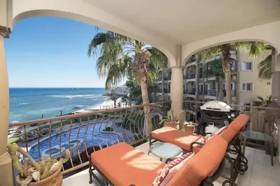 Image de Beachfront condo at the Rock. Surfers, beach lovers paradise.