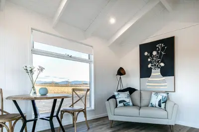 Image de Brand New Angourie Studio 2