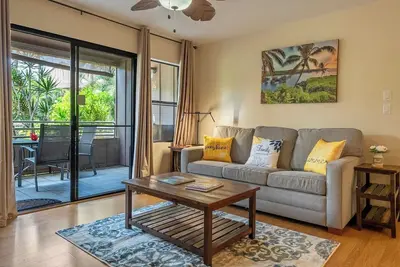 Image de Perch - Maui condo: Pool, beach access, daily tranquility on lanai – an indulgent escape.