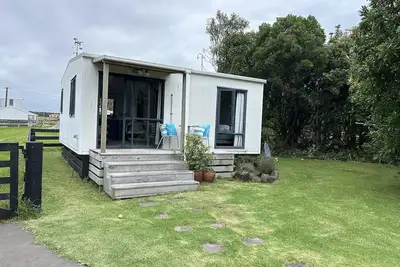 Image de Oakura, Taranaki accommodation for two on Ahu Ahu Road, close to beach & village