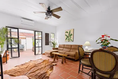 Image de Classic Mexican style private apartment in boutique house 5 blocks from beach