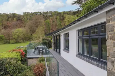 Image de Glyn-Y-Mor, country holiday cottage, with a garden in Llanbedrog