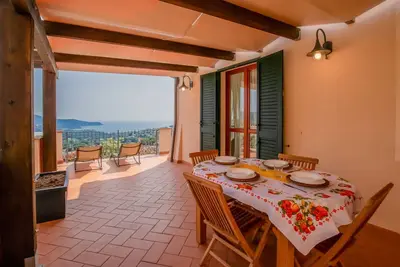 Image de Sestini House Sea View with terrace.