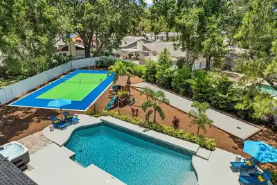 Image de Pickleball Paradise - Heated Pool-Hot Tub-Game Room