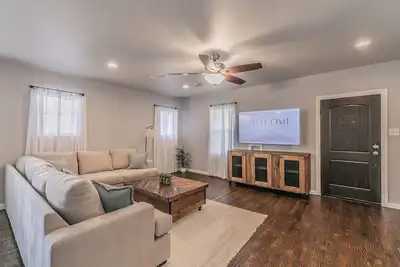 Image de 3 King Beds & office sleeps 10 Plus 4tvs Close to Tcu, Dickies All Hospitals
