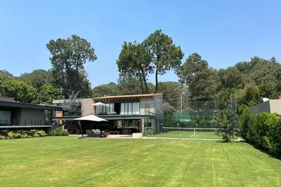 Image de Luxurious House with Padel Court, Pool & Jacuzzi